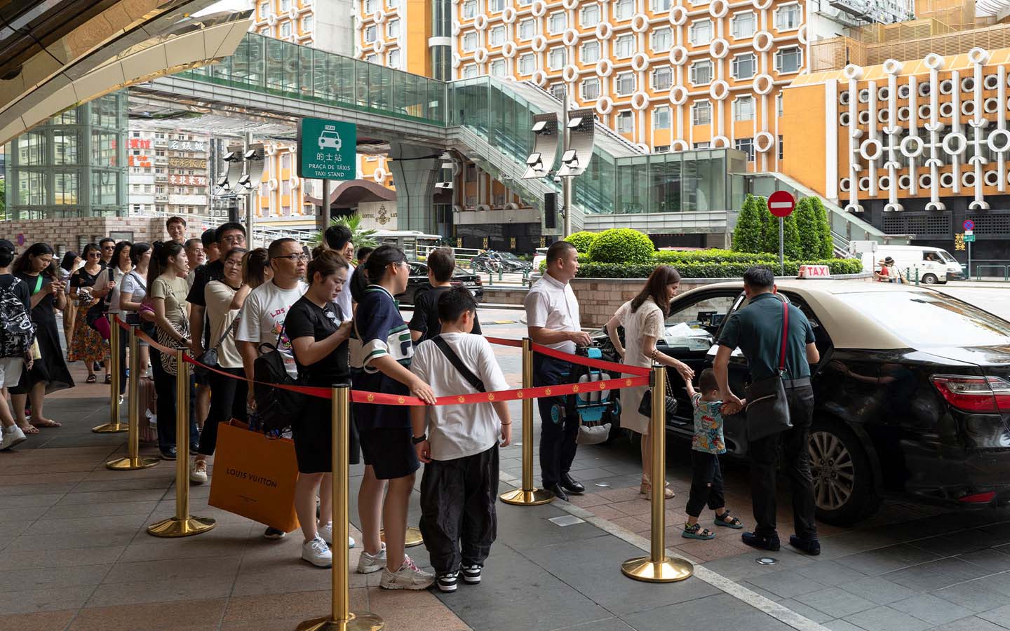 Macao lawmakers shut down ride-hailing debate amid taxi shortage