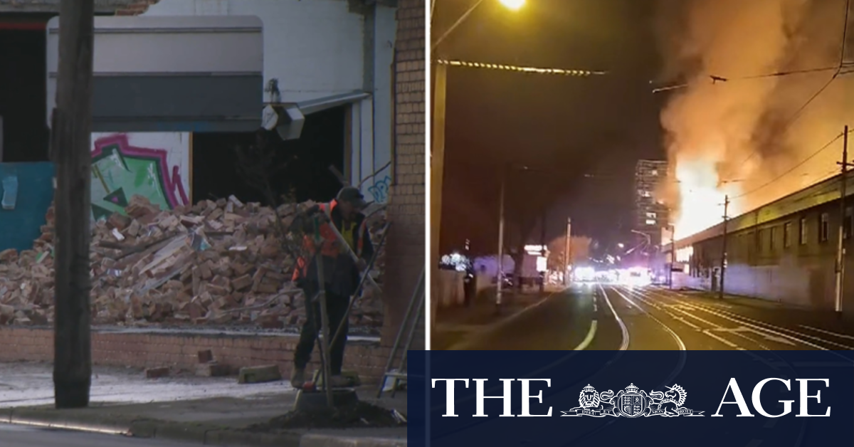 Melbourne suburb covered in smoke as fire tears through Footscray factory