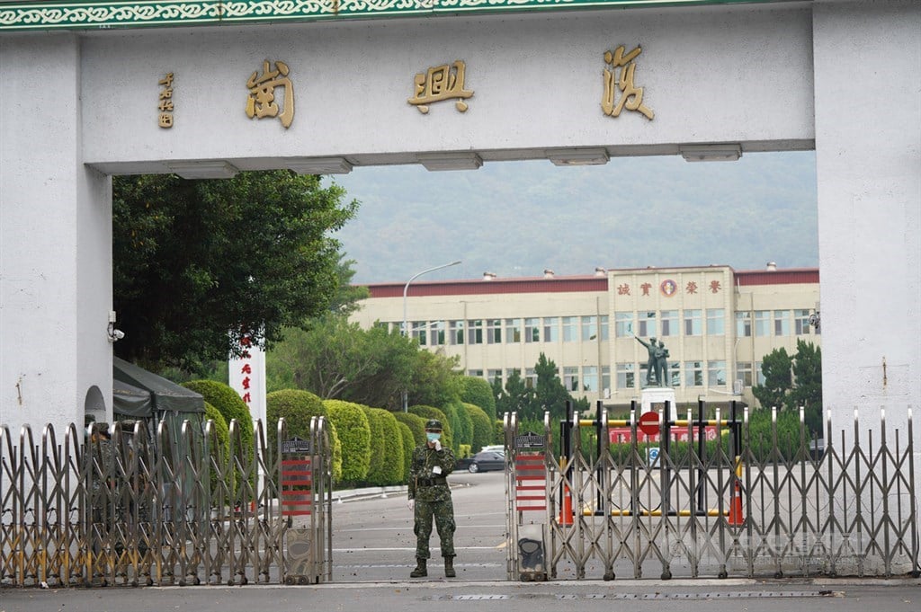 Military officer drowns near Guandu Bridge