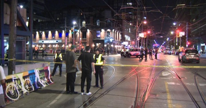 Off-duty cop shot after recognizing man wanted on Canada-wide warrant in Toronto