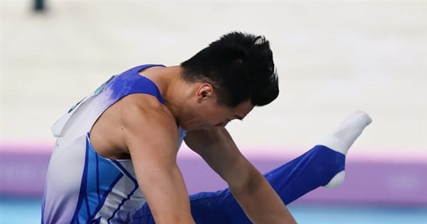 On night of mishaps, Tang wins Olympic bronze on horizontal bars (update)
