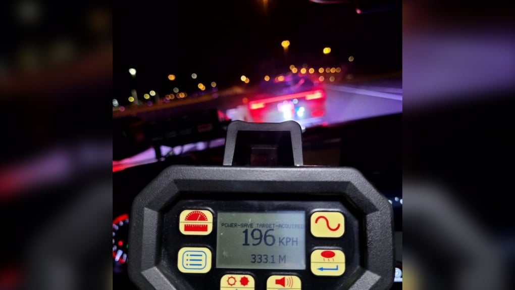 Ottawa driver, 19, caught going nearly 200 km/h on Highway 417 facing charges