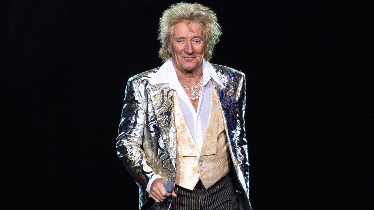 Rod Stewart cancels 200th Las Vegas show due to illness: 'I'm absolutely gutted'