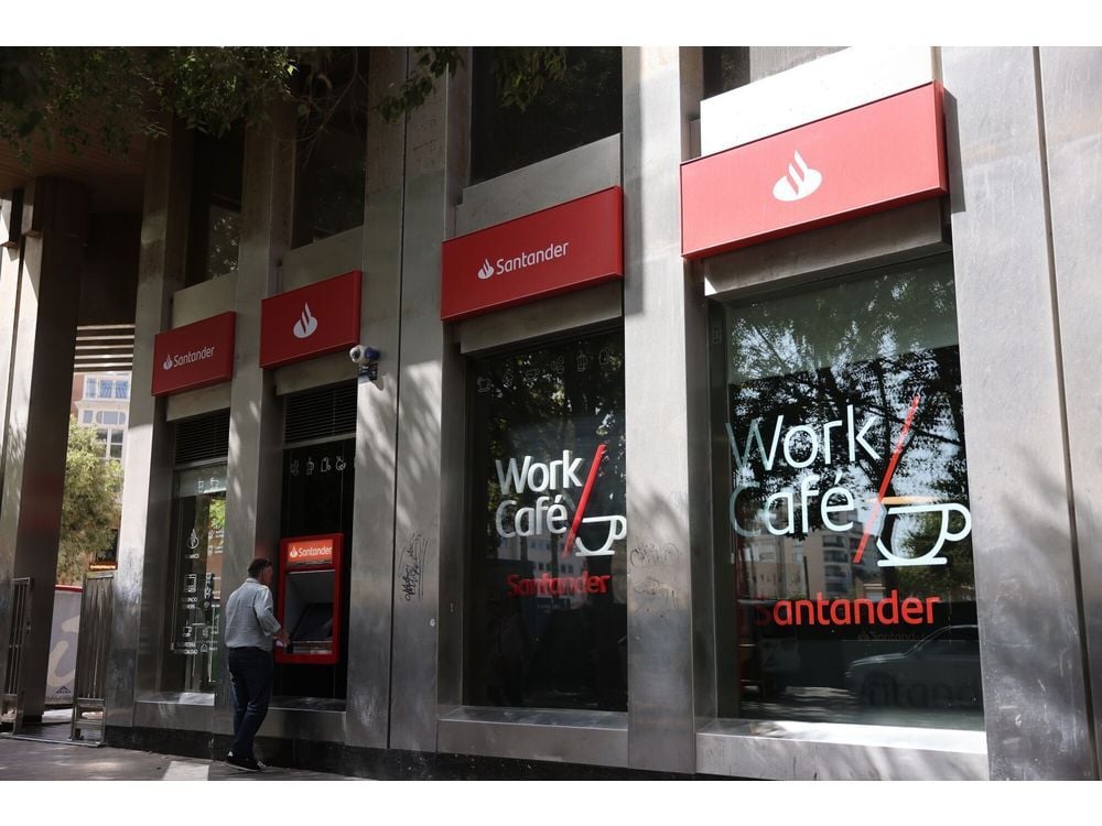 Santander Edges Closer to Canada Bank License With Key Approval