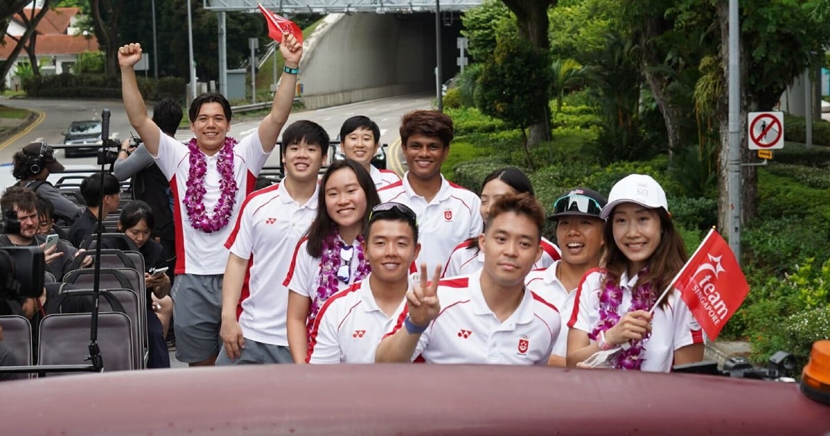 Singapore's Olympians go on celebratory parade through town