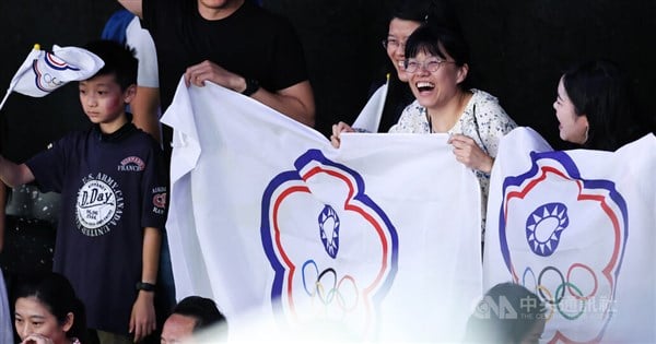 Taiwan celebrates Olympic gold, badminton champions praised