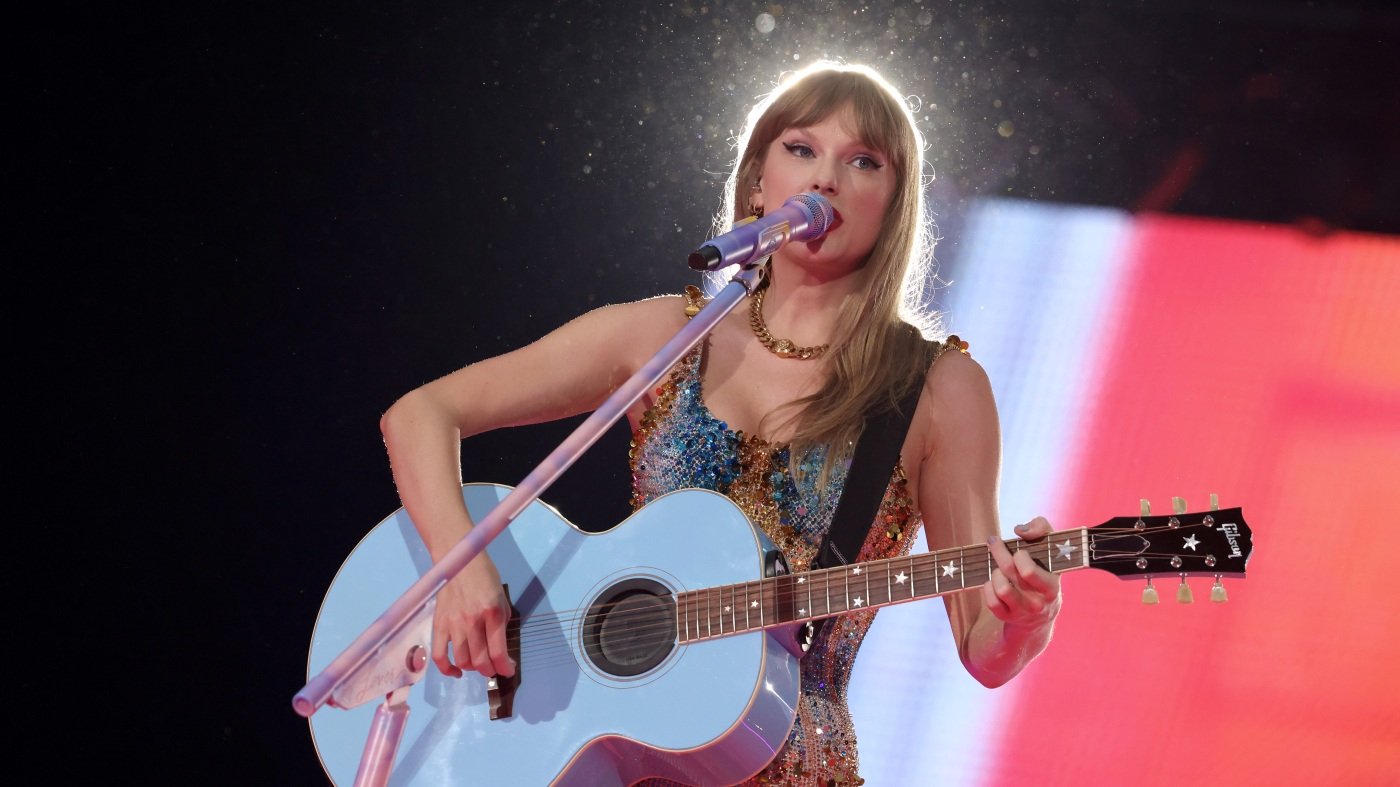 Taylor Swift is back at No. 1, for her lucky 13th week