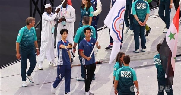 Team Taiwan stands tall at spectacular Paris closing ceremony