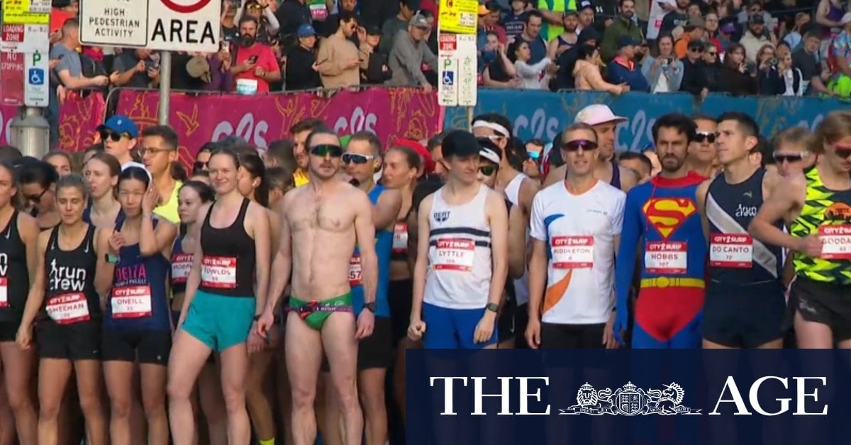 Tens of thousands take part in the annual City2Surf race