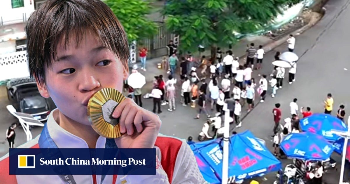 Thousands turn China hometown of Olympics teen dive queen Quan Hongchan into tourist hub