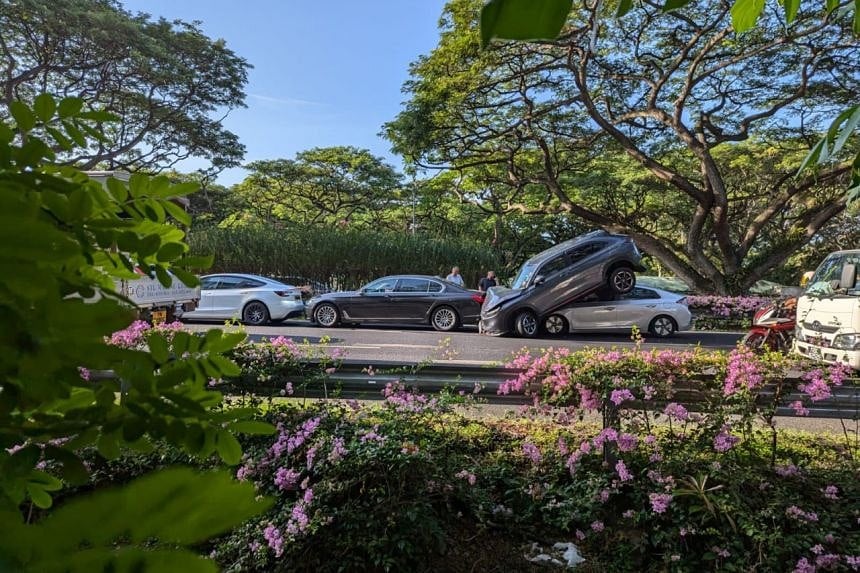 Two taken to hospital after accident involving 4 cars along ECP