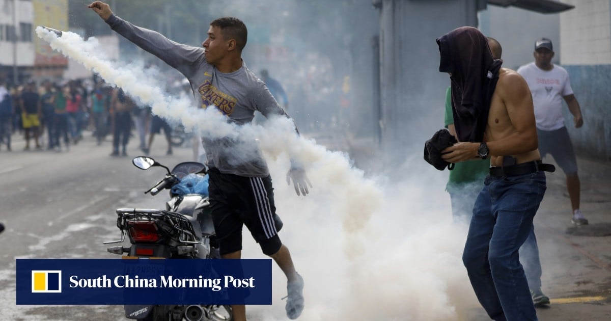 Venezuela opposition calls for mass protests over disputed presidential election