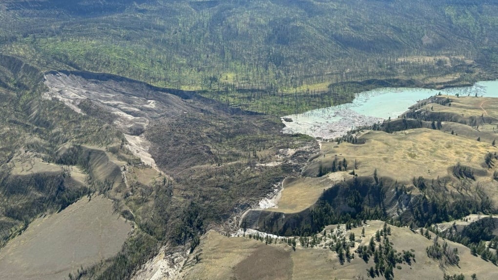 Water building behind B.C. slide appears to have doubled in size: First Nation chief 