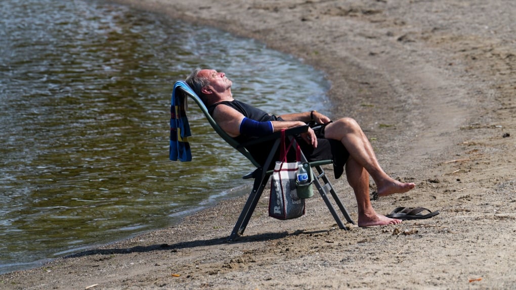 Weekend forecast: Risk of temperatures nearing 40, heat warnings across Canada