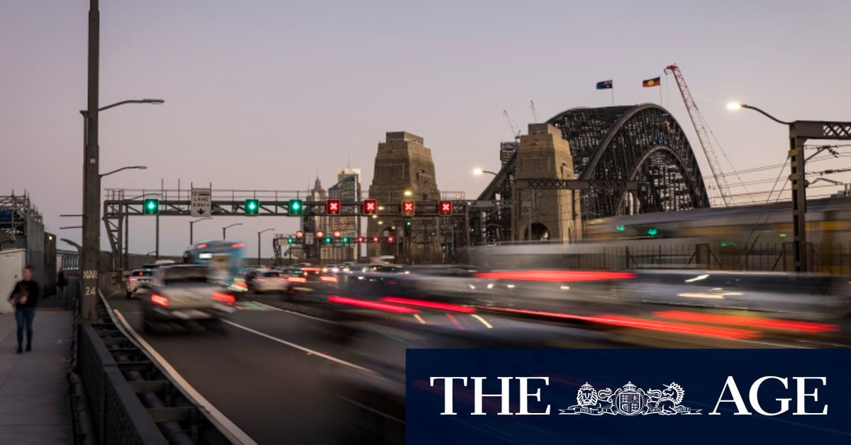 Why Sydney Harbour Bridge almost got another rail line over it