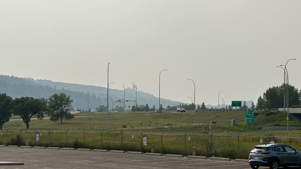 Wildfire smoke triggers air quality advisory for Calgary