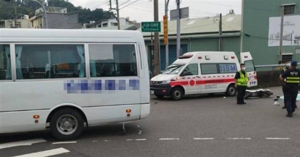 1 dead, 1 injured in separate bus accidents in Taichung