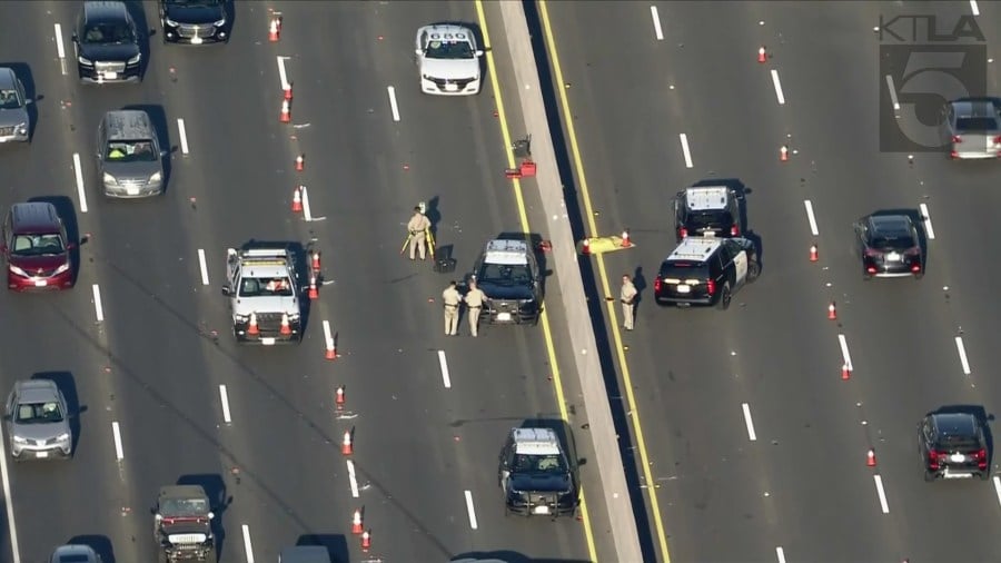 Fatal 101 Freeway crash involving pedestrian snarls traffic through Woodland Hills