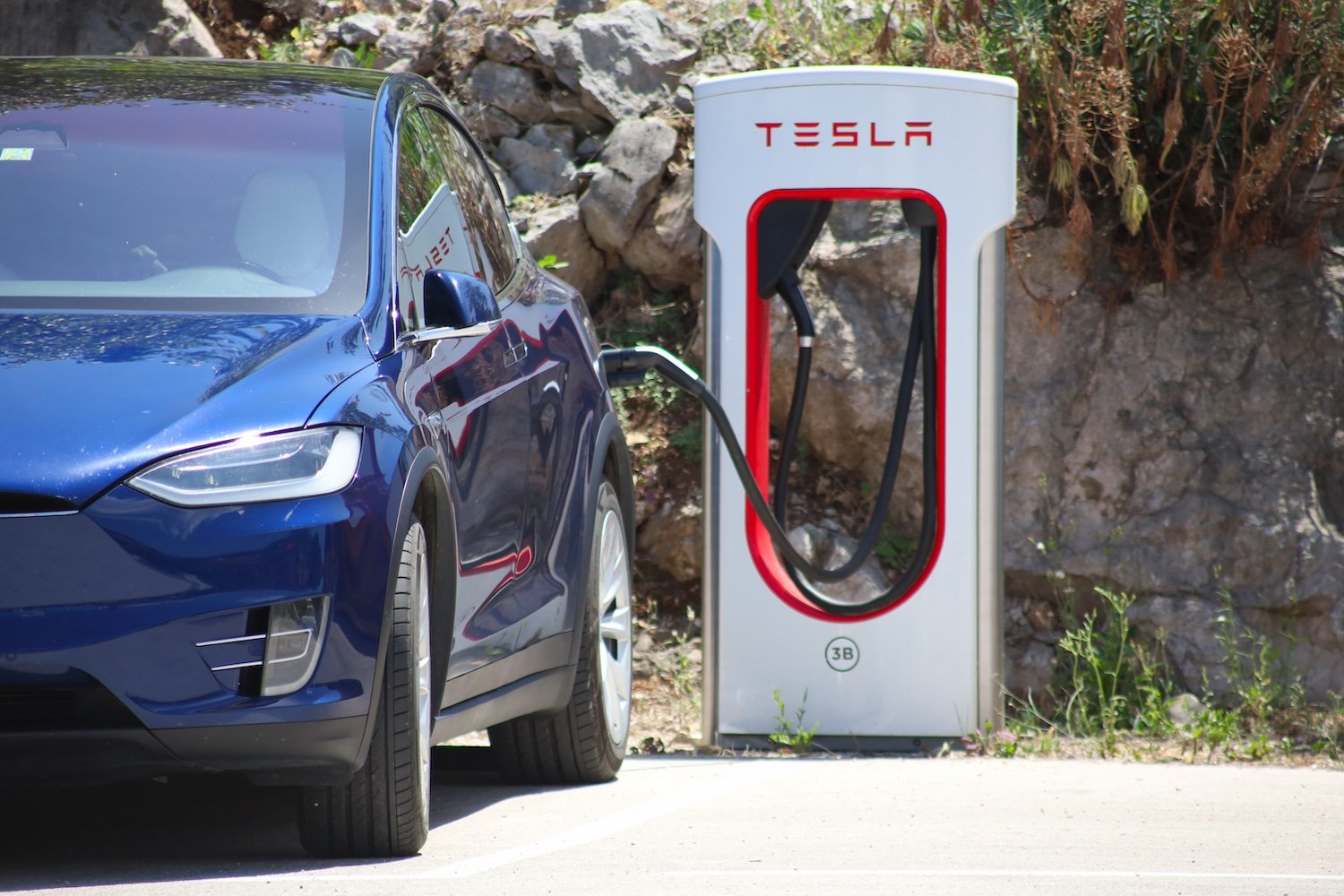 Cops Are Towing Teslas to Recover Crime Scene Footage