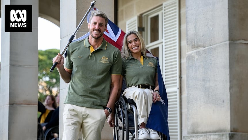 Live: Australia's Paralympics flag bearers Hall and de Rozario both out for gold on day six