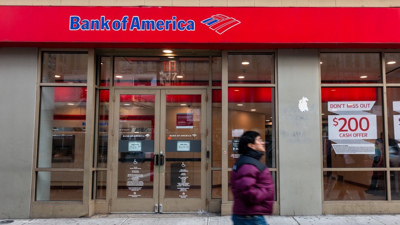 Bank of America raises minimum hourly pay to $24, as tellers flee the industry