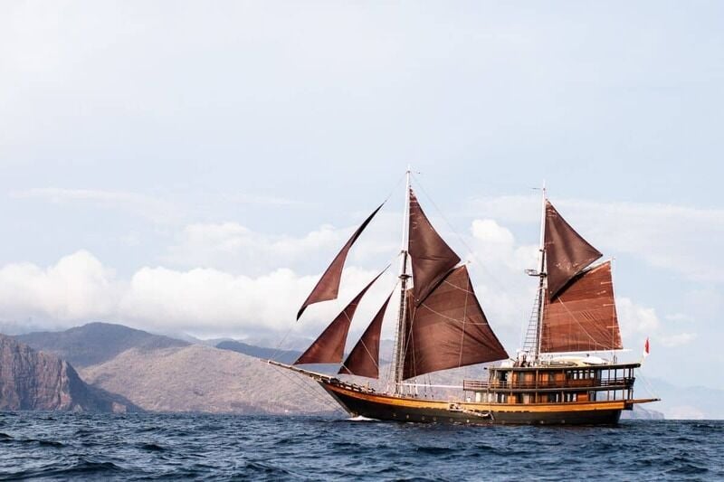 Traditionally Inspired Yacht Vessels - The Dunia Baru Provides a Luxurious Cultural Experience (TrendHunter.com)