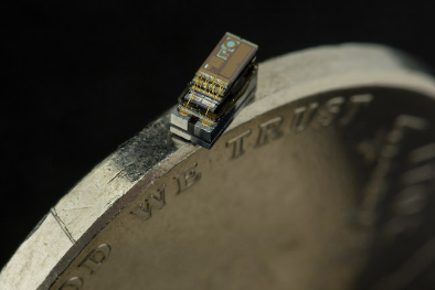 Michigan Micro Mote (M3) makes history as the smallest computer (2015)