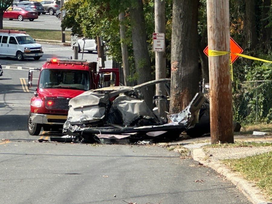 2 killed in fiery Tesla crash in White Plains, NY