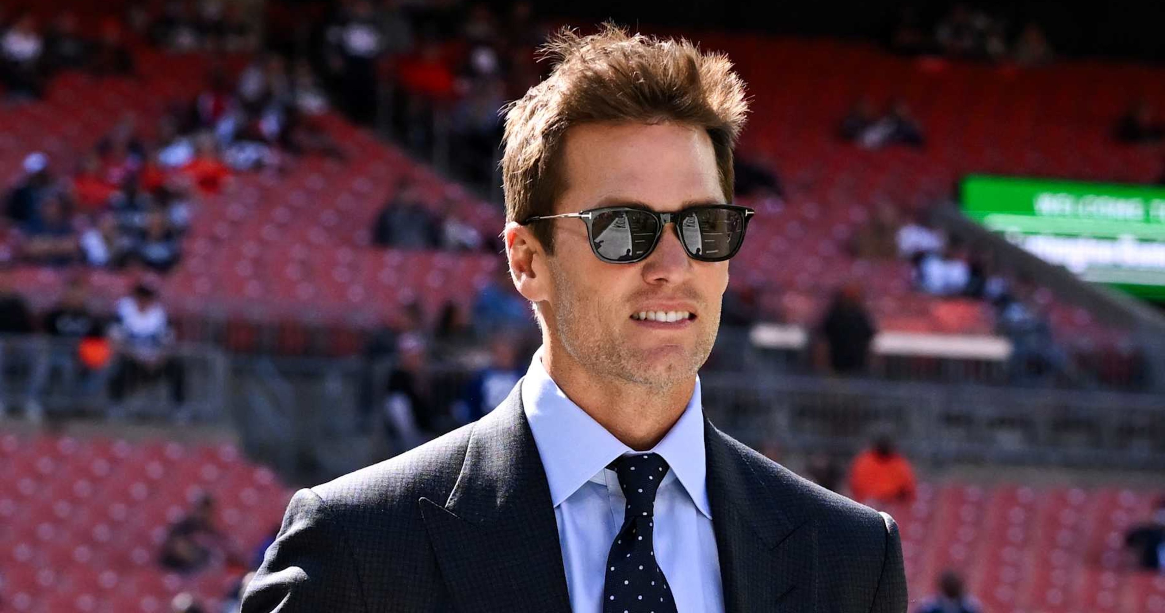 Tom Brady Applauded by NFL Fans While Announcing Cowboys vs. Ravens for Fox