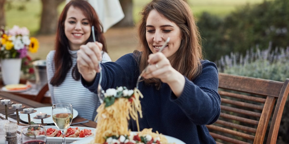 How to eat carbs without spiking your blood sugar, according to a nutrition researcher