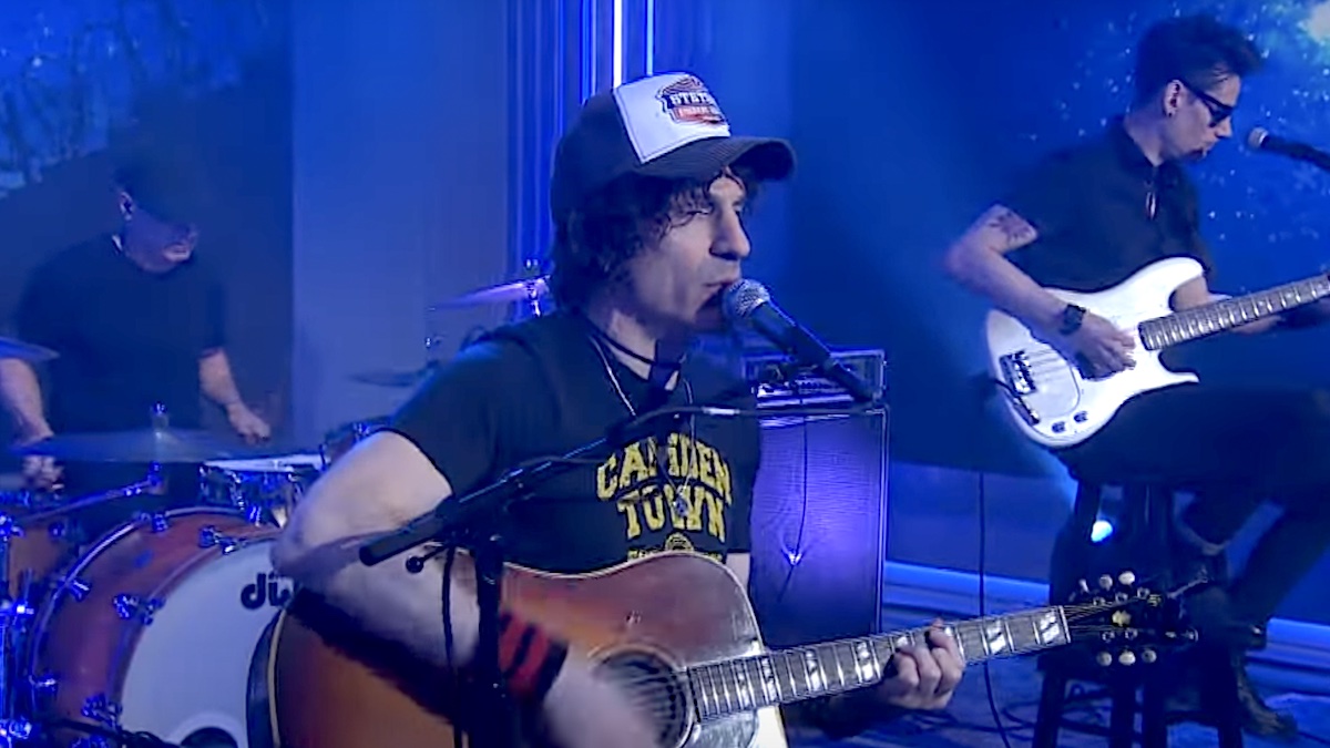 Jesse Malin Appears on CBS Saturday Morning for First Performance Since Partial Paralysis: Watch