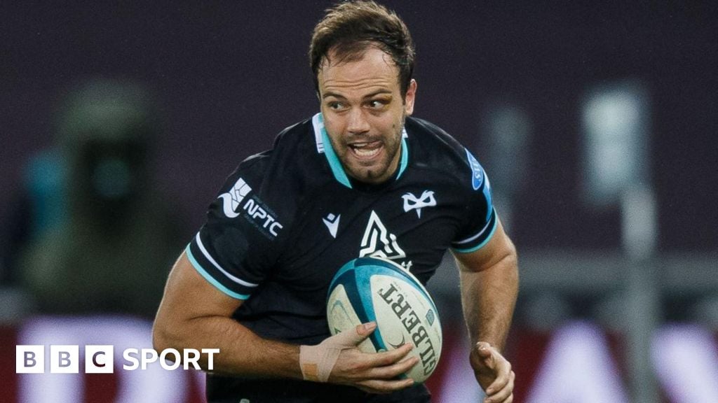 Centre Boshoff returns to Ospreys for season