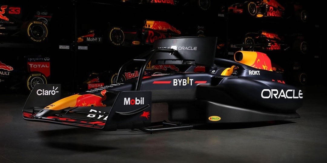 Oracle Red Bull Racing Unveils World-First RB19 Motion Simulator