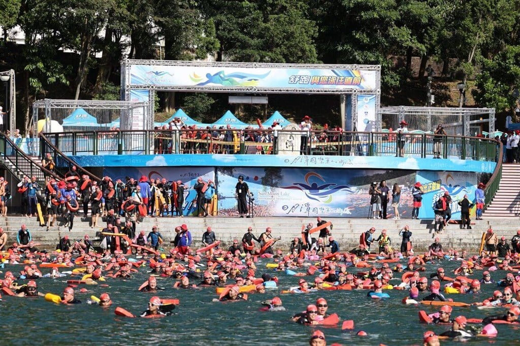 22,606 swimmers participate in annual Sun Moon Lake Swimming Carnival