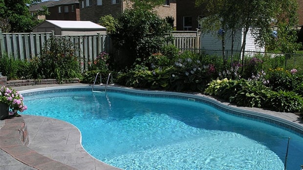 4-year-old drowns in backyard pool on Montreal's South Shore