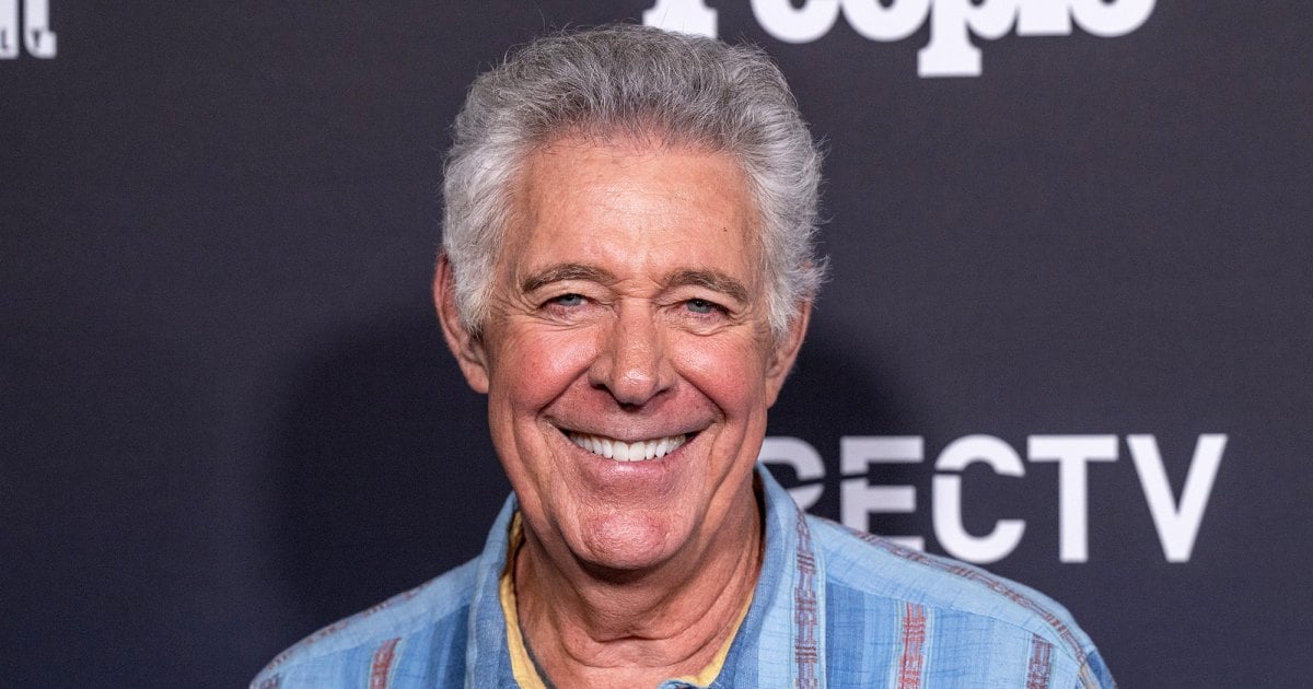 Barry Williams Confirms 'Brady Bunch' Cast 'All Hooked Up' With Each Other