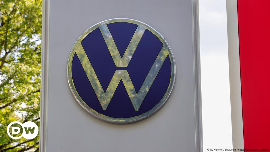 Berlin considering how to support German carmaker Volkswagen