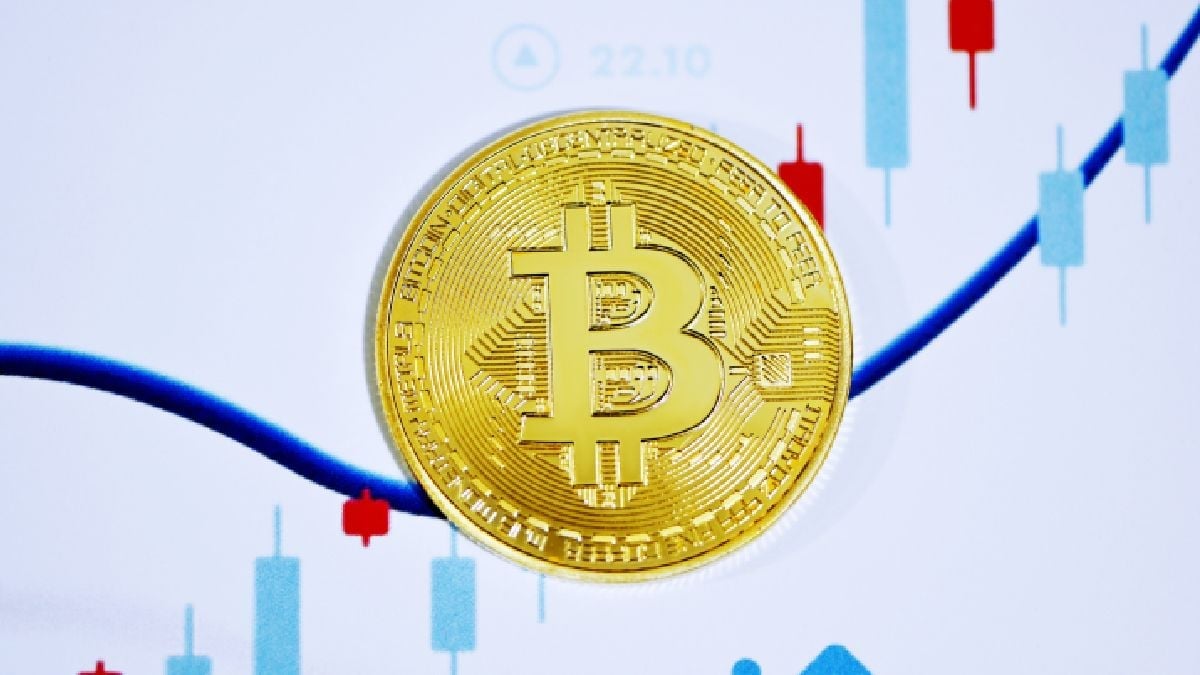 Bitcoin Trades Above $64,000 Despite Minor Losses, Altcoins Continue to Trade Sideways