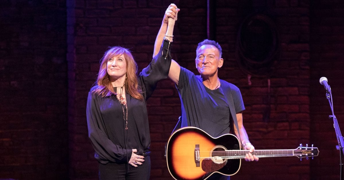 Bruce Springsteen and Wife Patti Scialfa's Relationship Timeline