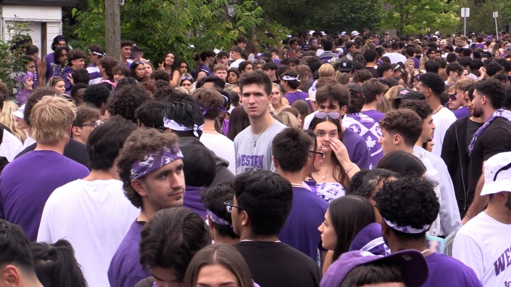 Campus chaos; thousands pack streets around Western University for homecoming