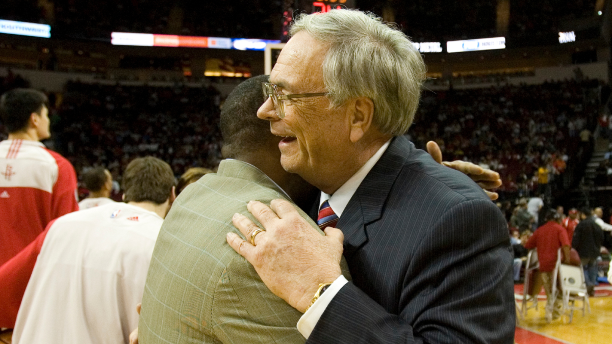  Carroll Dawson, longtime Rockets assistant coach and general manager, dies at 86 