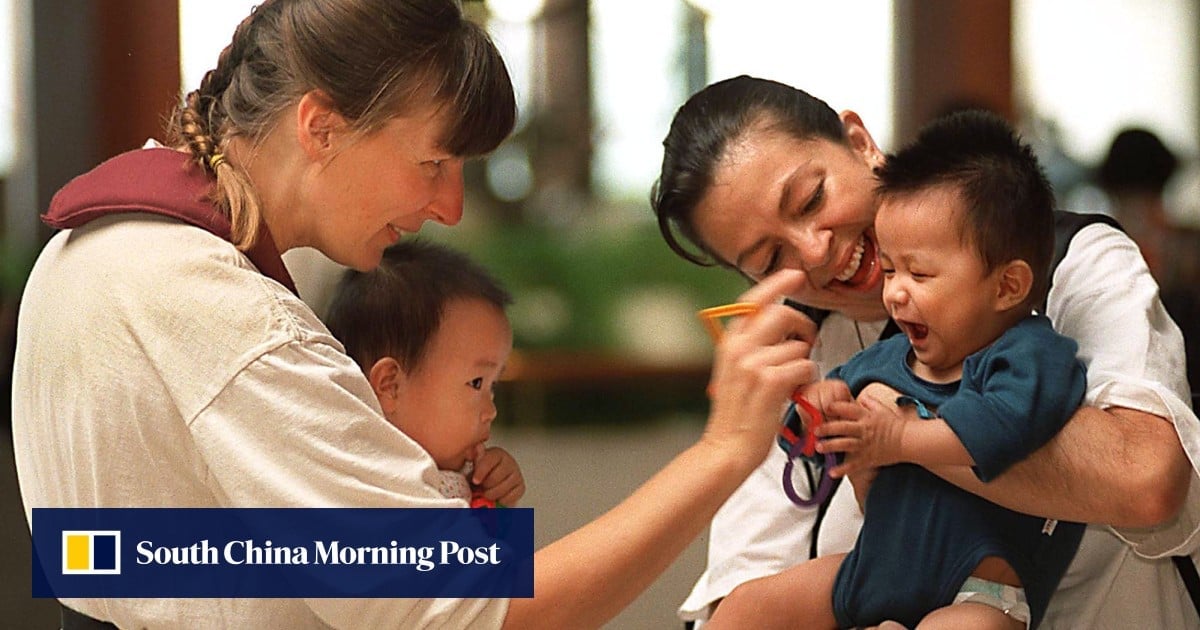 China officially ends adoption scheme for foreign families