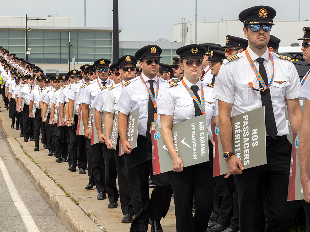 Competing carriers prepare for the potential shutdown of Air Canada