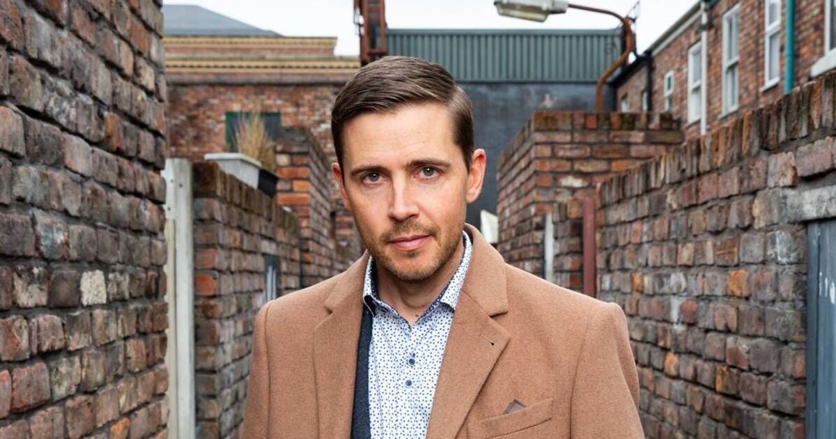 Coronation Street's Todd Grimshaw poised for romance as former flame set for return