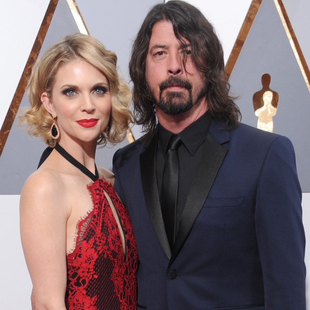  Dave Grohl's Wife Jordyn Blum Seen Without Wedding Ring Amid Baby News 