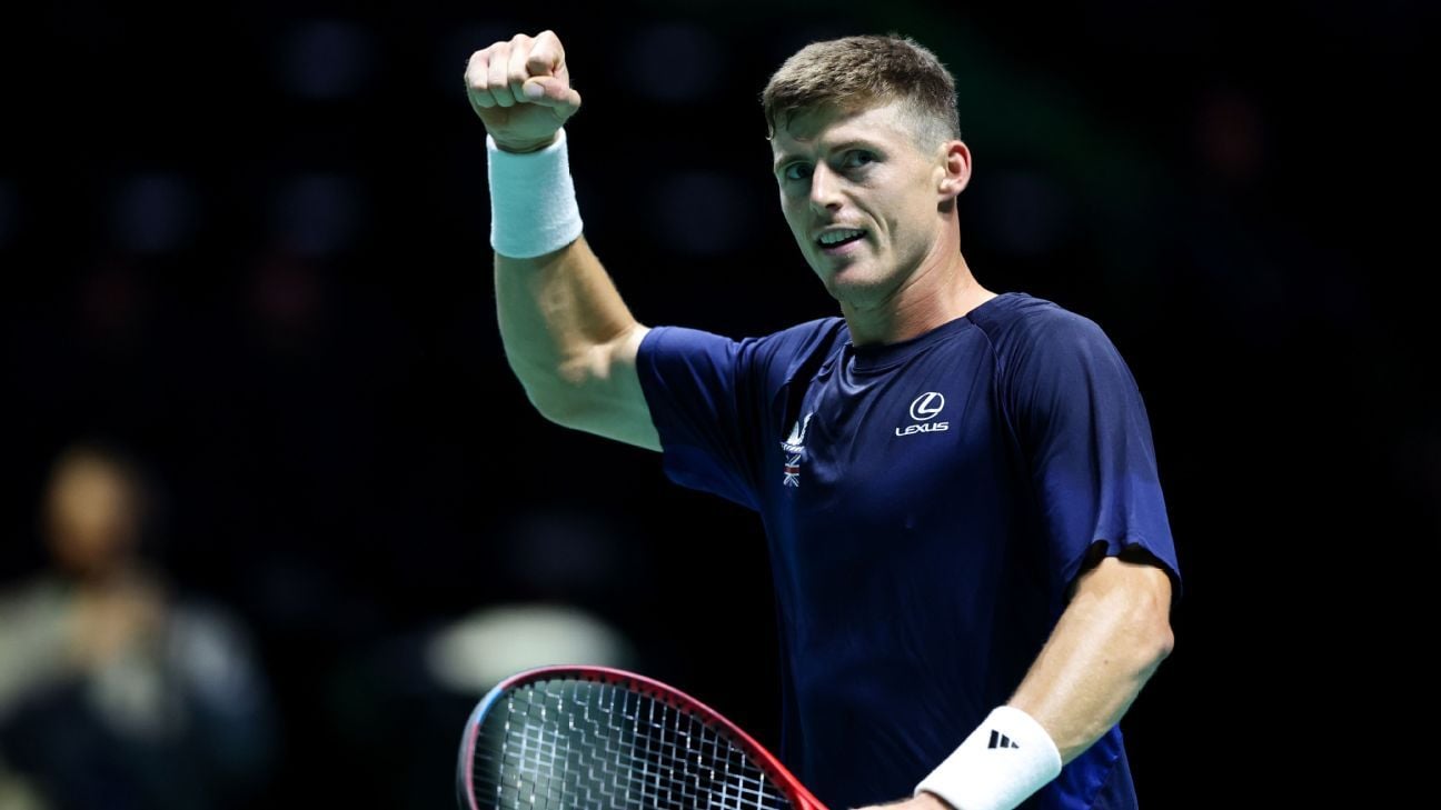 Davis Cup: Harris, Evans seal GB knockout place