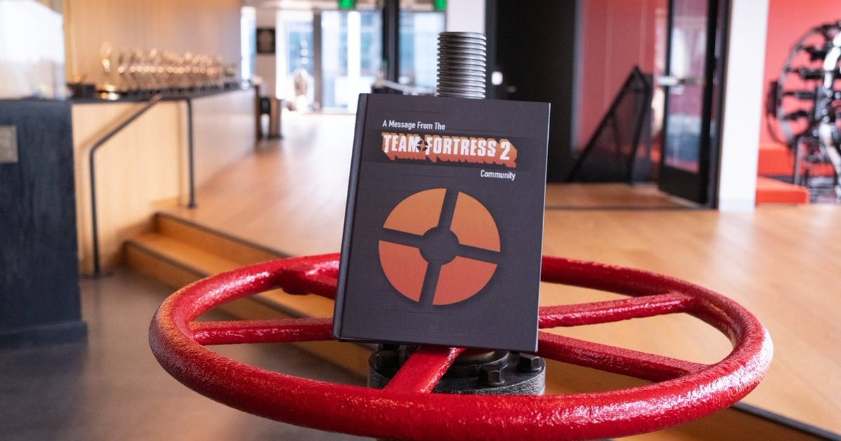 Disgruntled Team Fortress 2 players bind 340,000 signatures into a book and hand-deliver it to Valve