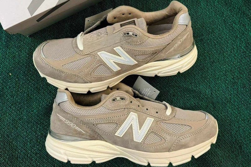 Early Look at the KITH x New Balance 990v4