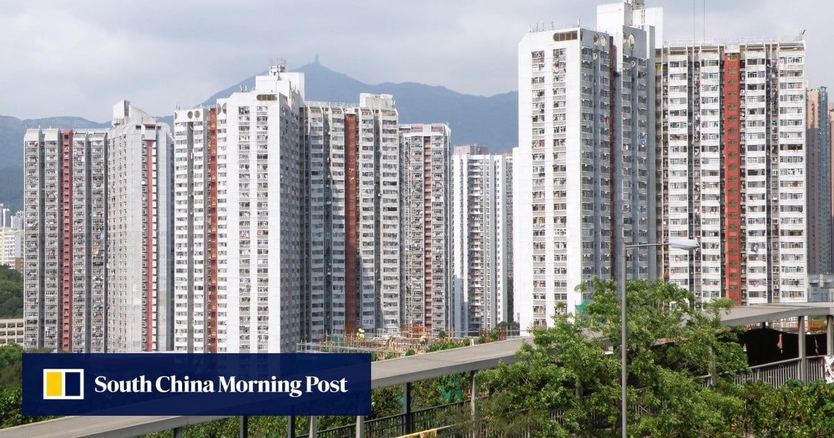 Elderly man falls to death while doing household chores in Hong Kong, in second such death in 2 weeks