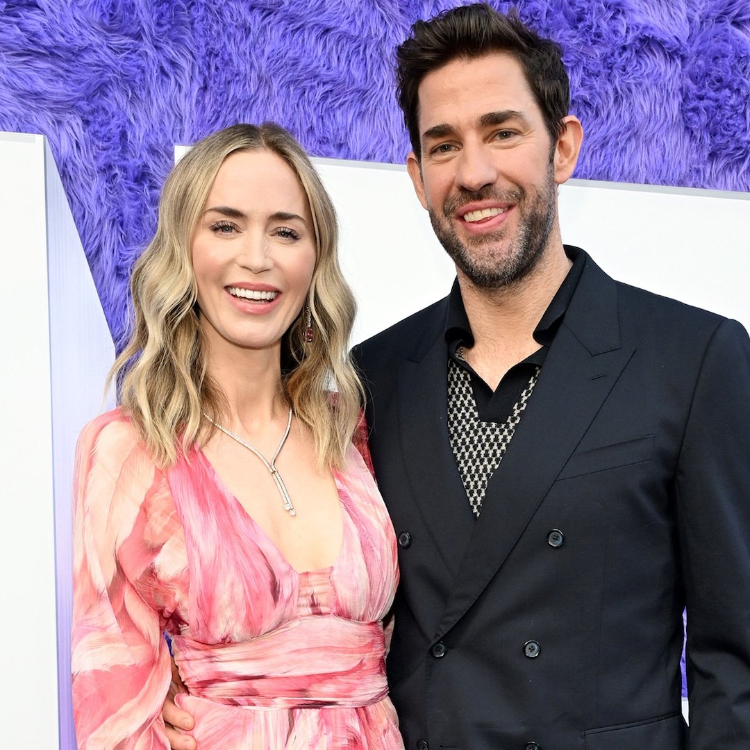  Emily Blunt & John Krasinski's Daughters Make Rare Outing at US Upen 